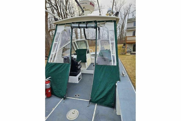 25ft SeaArk Yacht For Sale