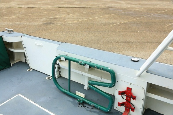 25ft SeaArk Yacht For Sale