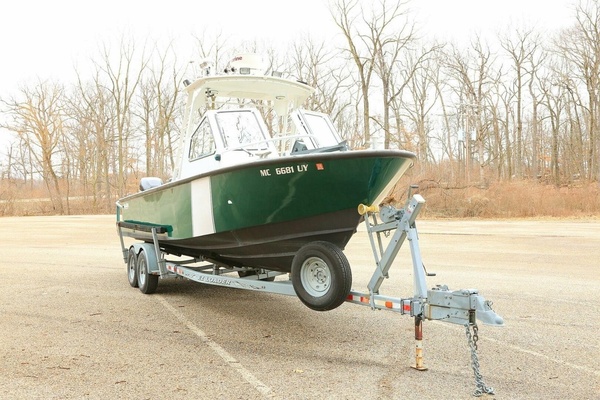 25ft SeaArk Yacht For Sale
