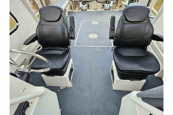 25ft SeaArk Yacht For Sale