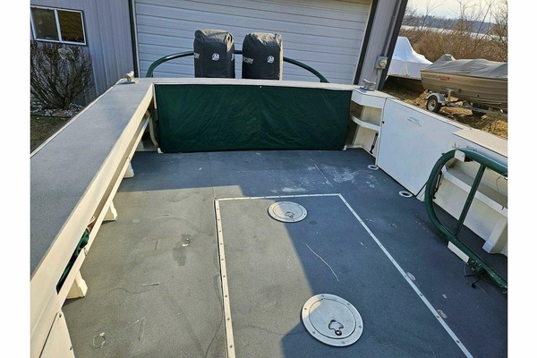 25ft SeaArk Yacht For Sale