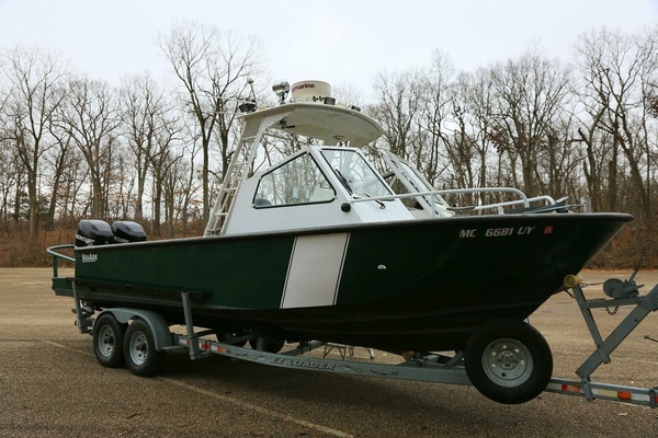 25ft SeaArk Yacht For Sale