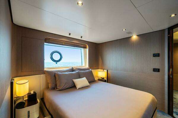 Azimut Azimut Grande 27M Yacht For Sale