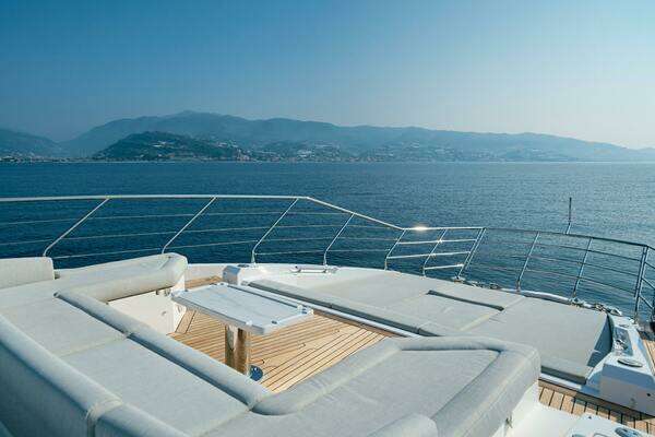 Azimut Azimut Grande 27M Yacht For Sale