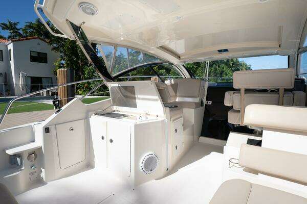 Photo of the 2014 Pursuit SC 365i "Free Spirit"