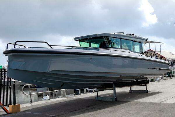 37-ft-Axopar-2024-37XC CROSS CABIN-Fort Lauderdale Florida United States yacht for sale