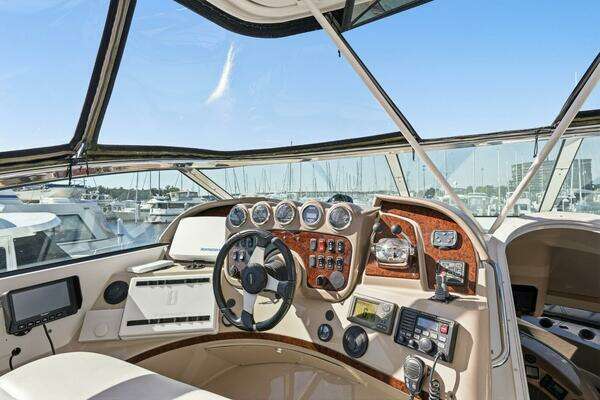 Carver Voyager Yacht For Sale