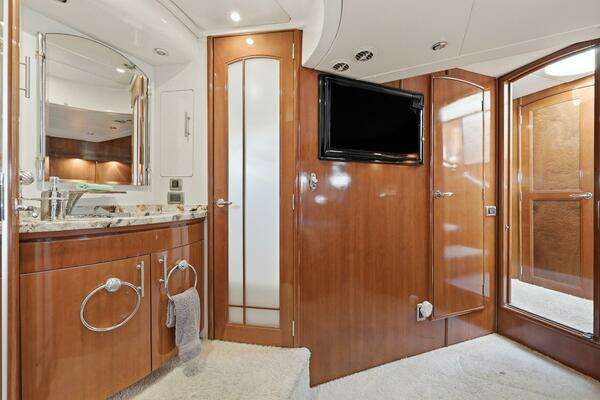 Carver Voyager Yacht For Sale