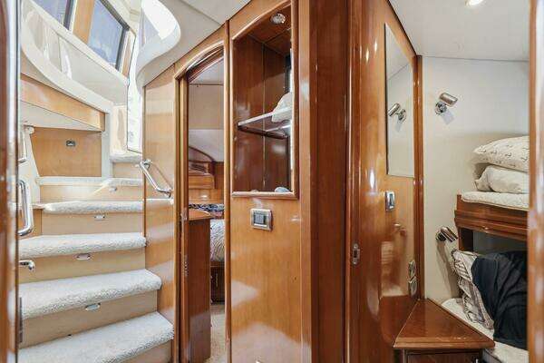 Carver Voyager Yacht For Sale
