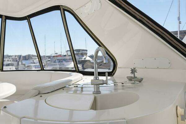 Carver Voyager Yacht For Sale