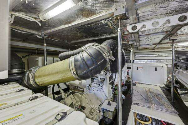 Carver Voyager Yacht For Sale