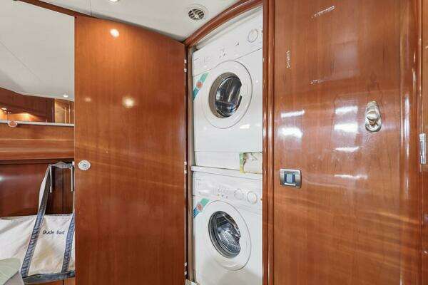 Carver Voyager Yacht For Sale