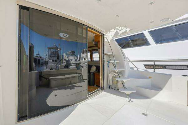 Carver Voyager Yacht For Sale