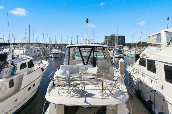 Carver Voyager Yacht For Sale