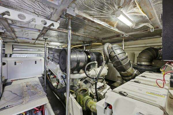 Carver Voyager Yacht For Sale