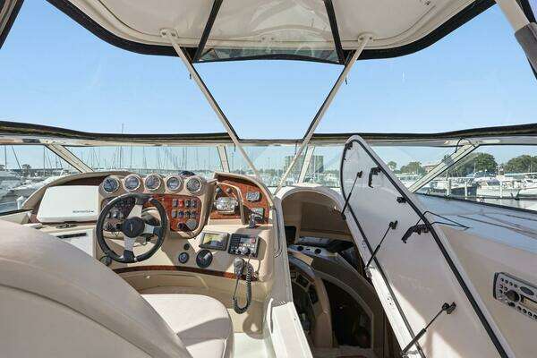 Carver Voyager Yacht For Sale