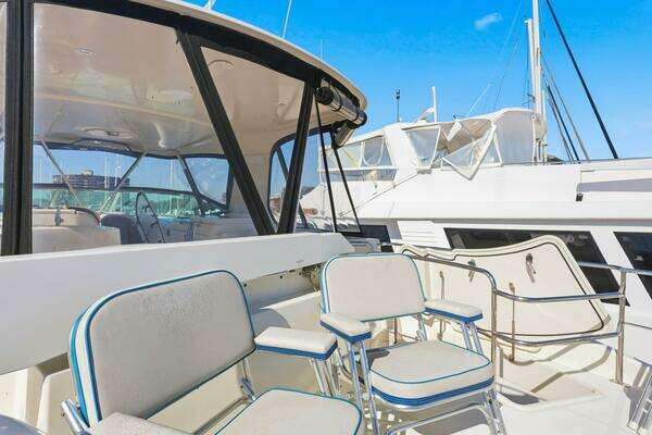 Carver Voyager Yacht For Sale