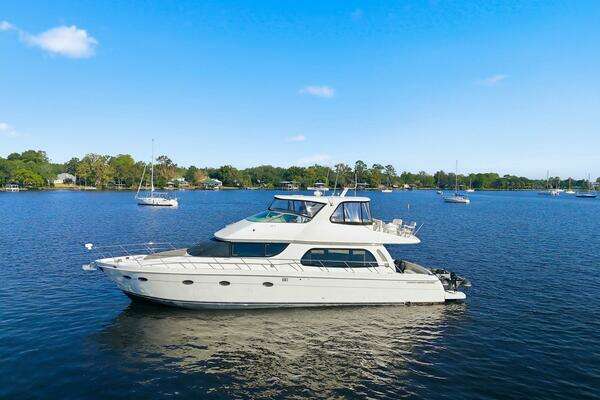 Carver Voyager Yacht For Sale