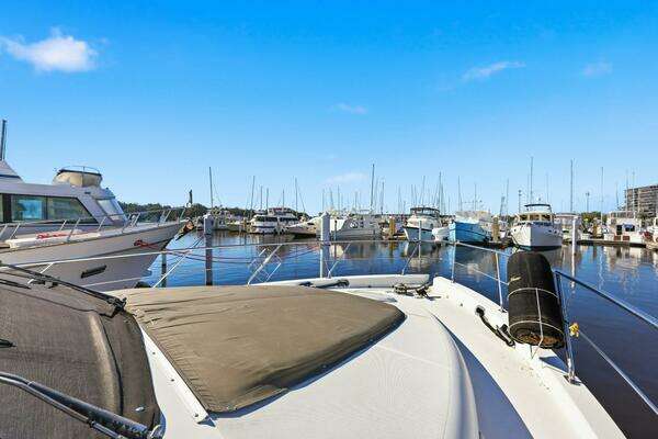 Carver Voyager Yacht For Sale