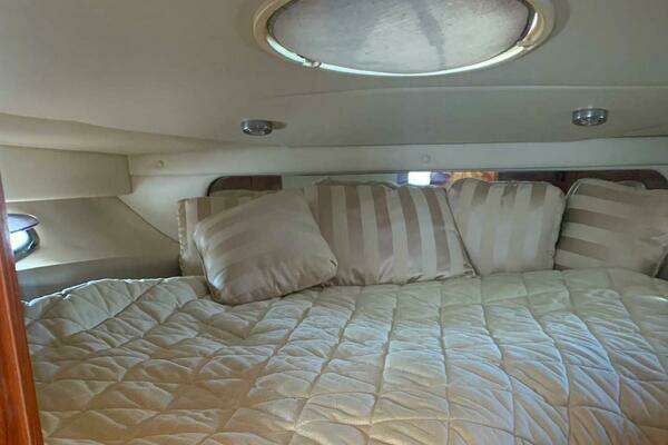 Photo of the 2005 Regal 3560 Commodore "INVISIBLE III"