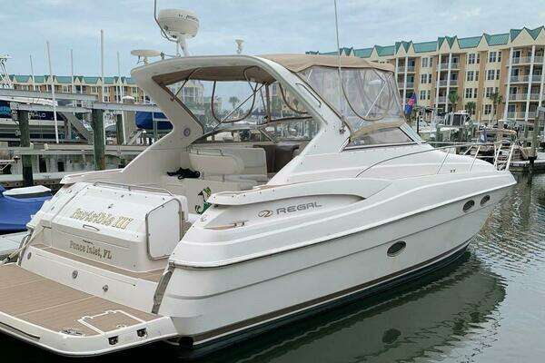 Photo of the 2005 Regal 3560 Commodore "INVISIBLE III"