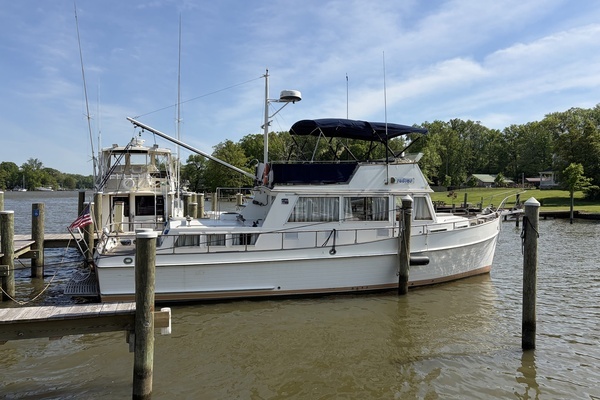 Photo of the 1986 Grand Banks Classic "Radius"