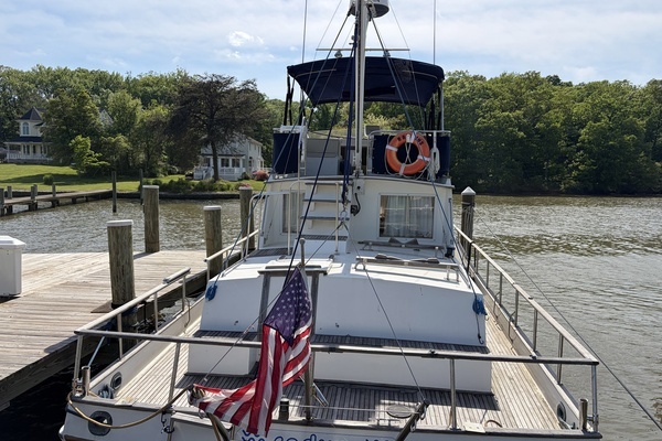 Photo of the 1986 Grand Banks Classic "Radius"