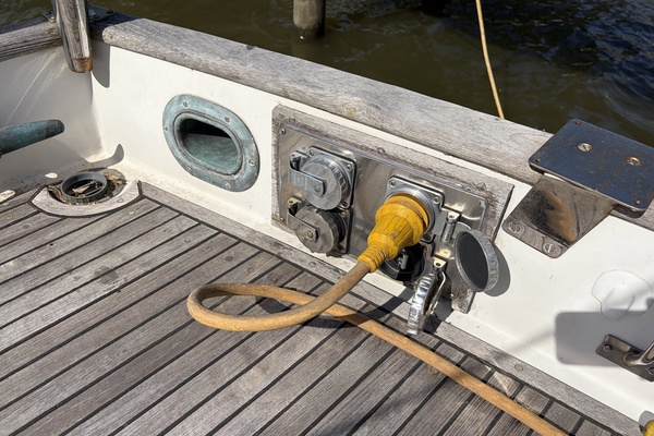 Radius 42ft Grand Banks Yacht For Sale