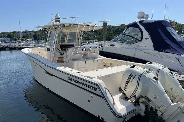 Photo of the 2014 Grady-White 306 Canyon