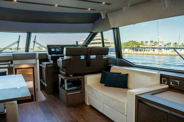 Prestige 630 Yacht For Sale