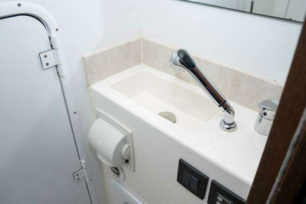 Prestige 630 Yacht For Sale