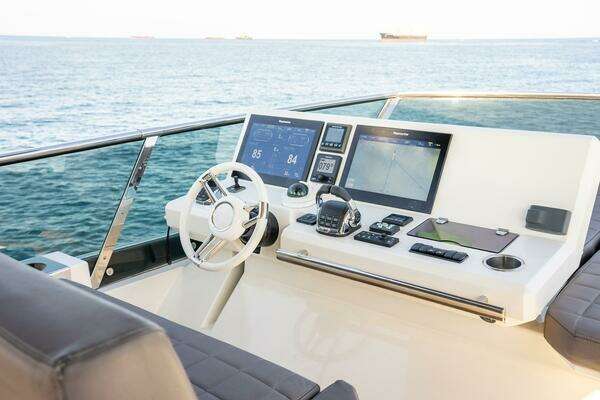 Prestige 630 Yacht For Sale