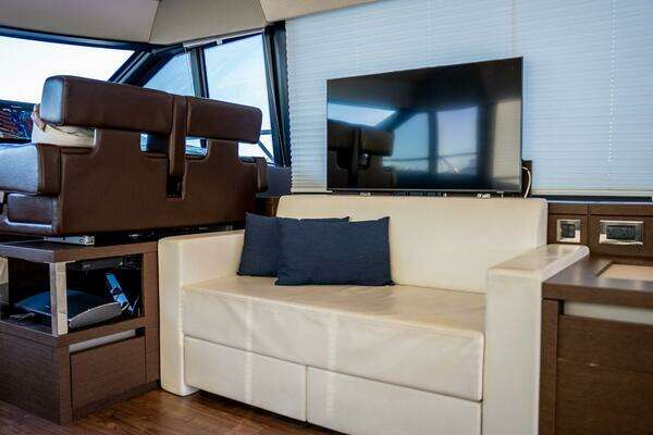 Prestige 630 Yacht For Sale