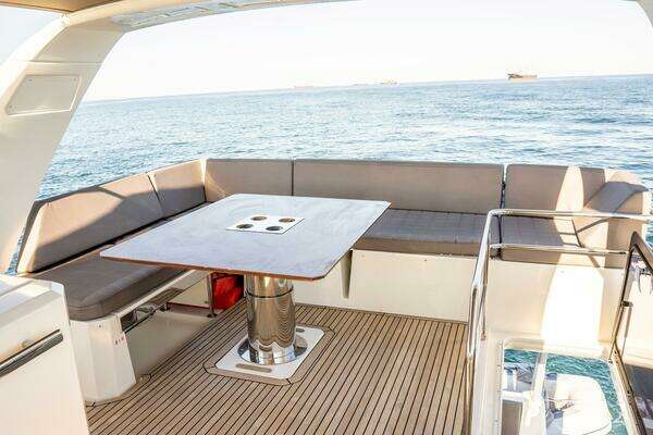 Prestige 630 Yacht For Sale
