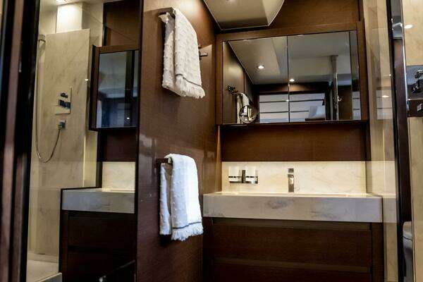 Prestige 630 Yacht For Sale