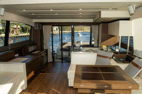 Prestige 630 Yacht For Sale