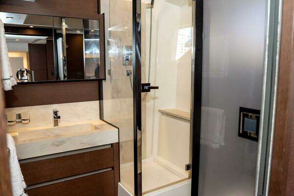Prestige 630 Yacht For Sale