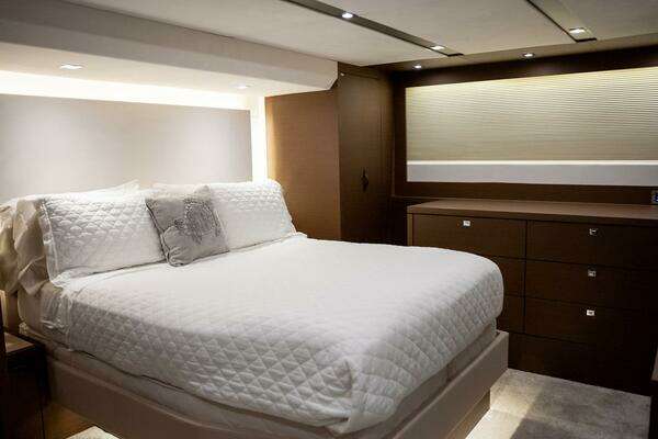 Prestige 630 Yacht For Sale