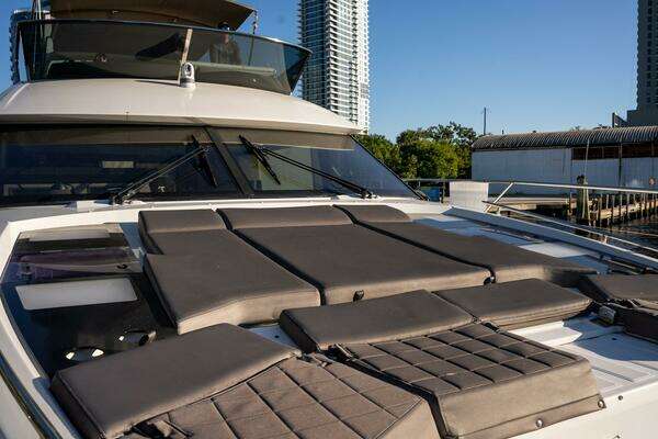 Prestige 630 Yacht For Sale