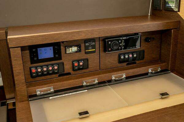 Prestige 630 Yacht For Sale