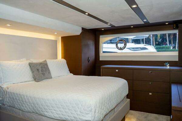 Prestige 630 Yacht For Sale
