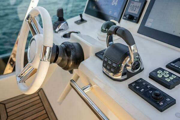 Prestige 630 Yacht For Sale