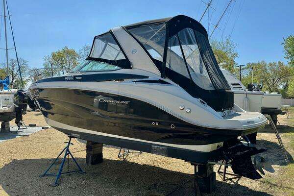 Photo of the 2020 Crownline 264CR "Den-A-Sea"