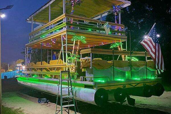 Photo of the 2008 Crest 35 Double Decker