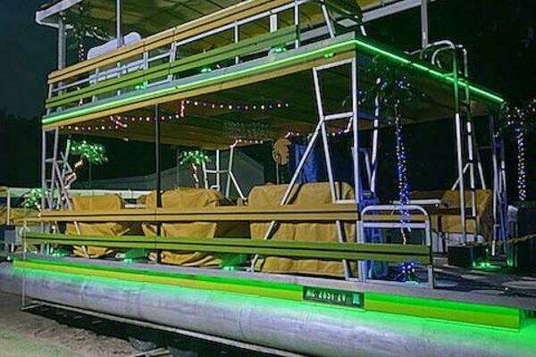 Photo of the 2008 Crest 35 Double Decker