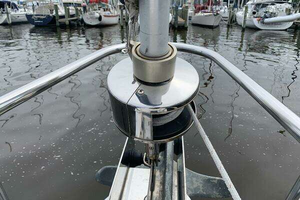 Photo of the 2009 Hunter 45 Deck Salon "Flote About"