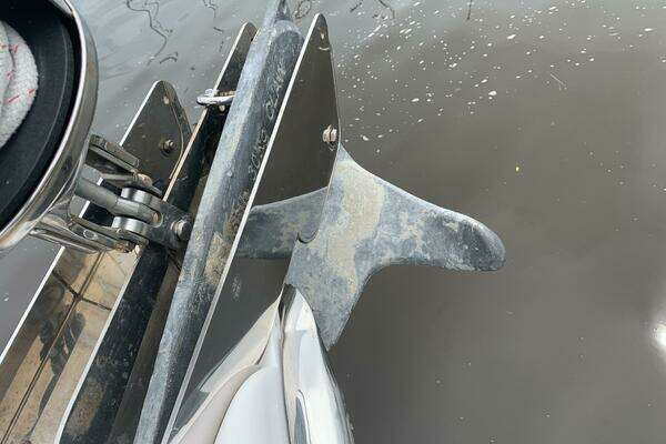 Photo of the 2009 Hunter 45 Deck Salon "Flote About"