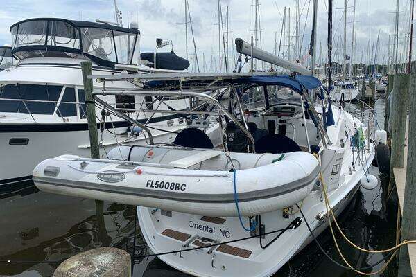 Photo of the 2009 Hunter 45 Deck Salon "Flote About"