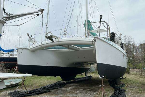 Photo of the 1997 Manta 40 "Steal Breeze"