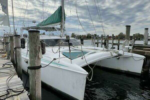 Photo of the 1997 Manta 40 "Steal Breeze"